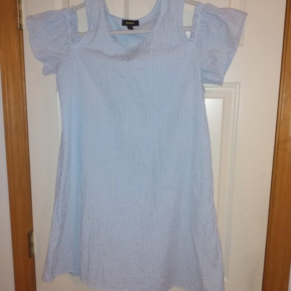 Espresso: woman's blue and white lounge dress. 100% Polyester. Size large.